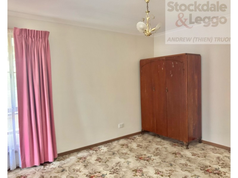 2/26 Graceburn Grove, St Albans VIC 3021