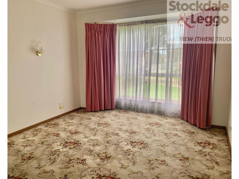 2/26 Graceburn Grove, St Albans VIC 3021