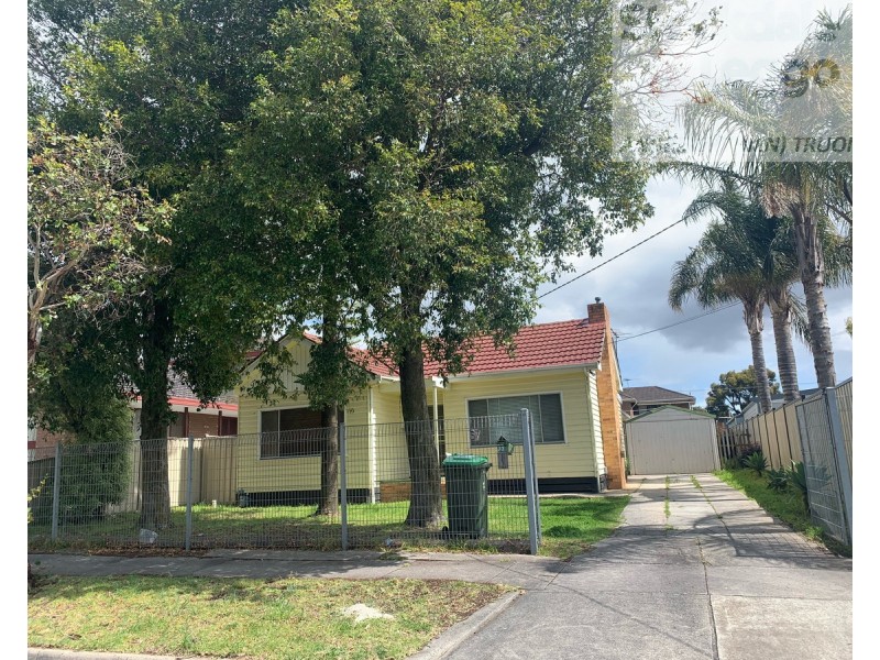 37 IVANHOE Avenue, St Albans VIC 3021