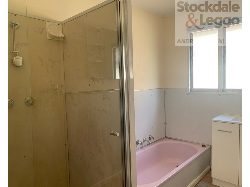 37 IVANHOE Avenue, St Albans VIC 3021