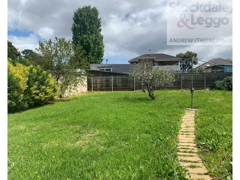 37 IVANHOE Avenue, St Albans VIC 3021