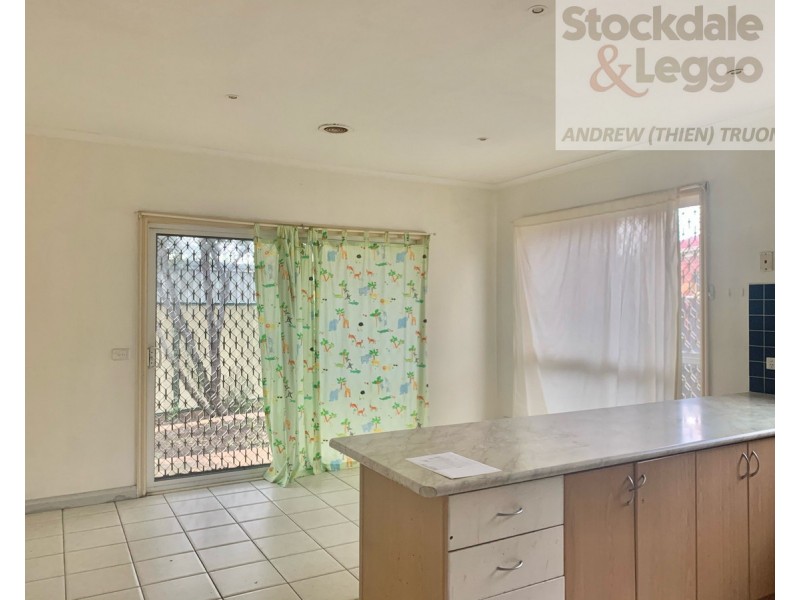 1/2 Verne Close, Delahey VIC 3037