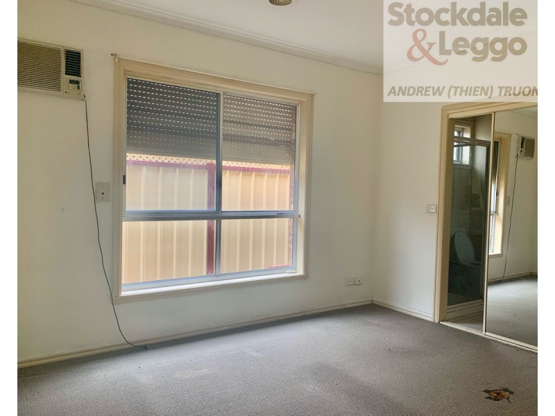 1/2 Verne Close, Delahey VIC 3037