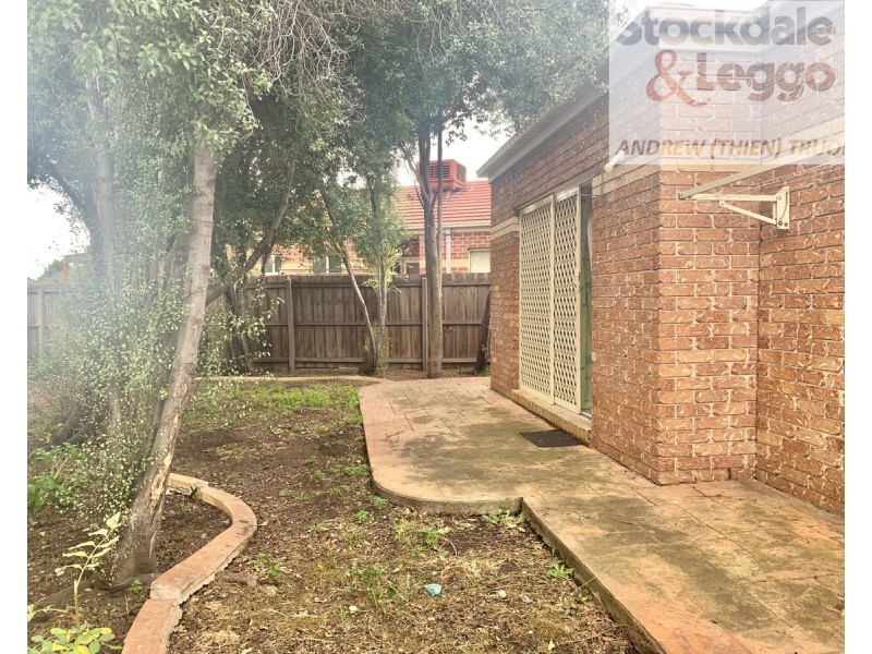 1/2 Verne Close, Delahey VIC 3037