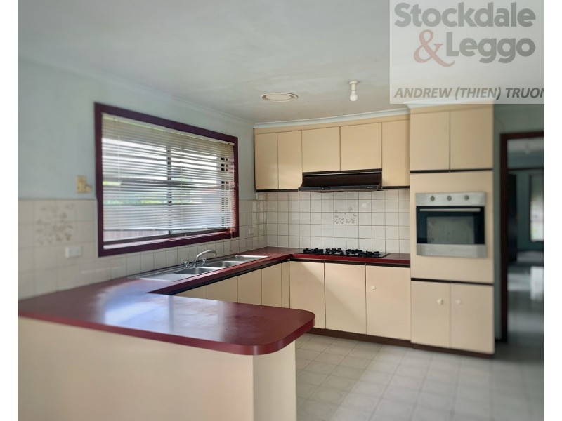 18 Lancelot Court, Kings Park VIC 3021