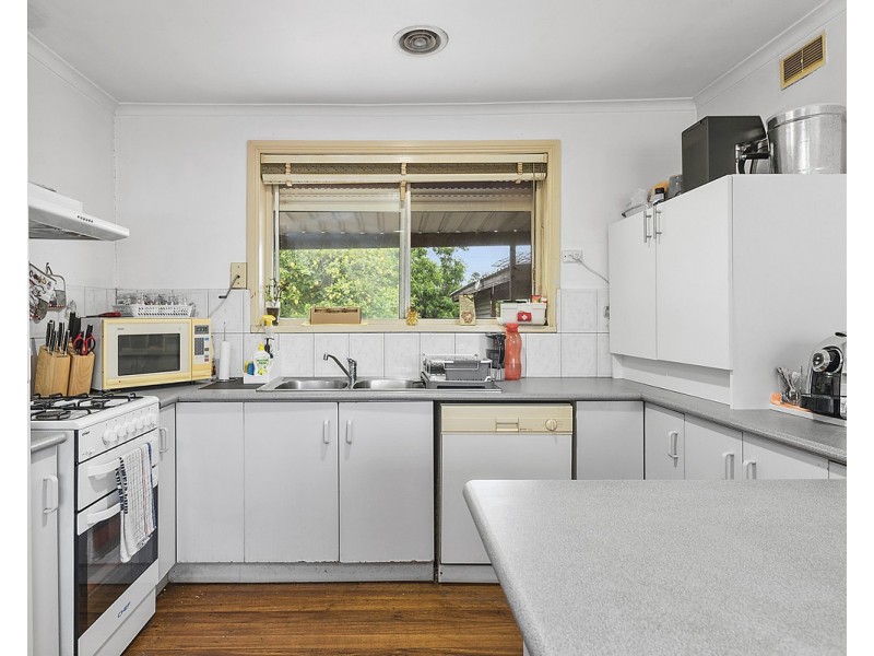 27 Pinoak Street, St Albans VIC 3021