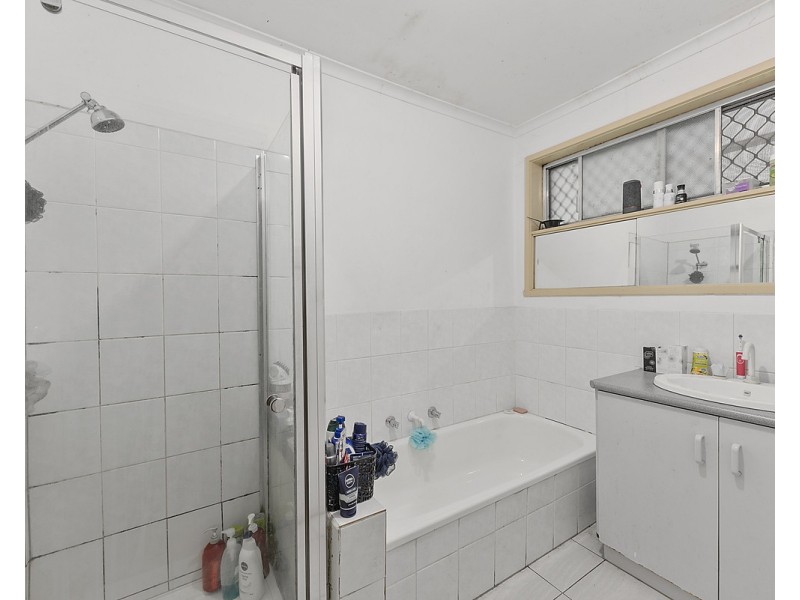 27 Pinoak Street, St Albans VIC 3021