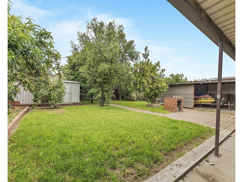 27 Pinoak Street, St Albans VIC 3021