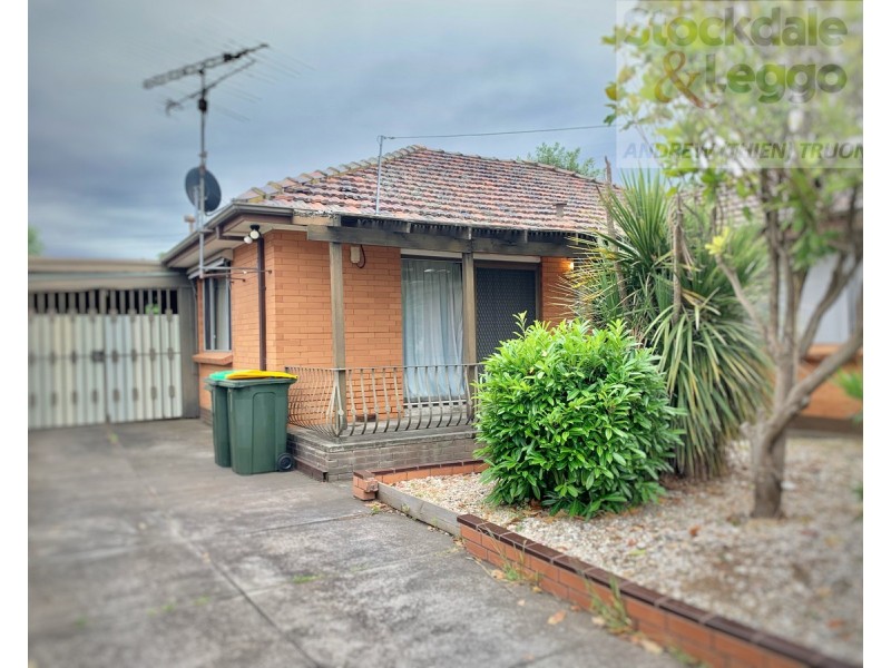 1/13 Stradbroke Drive, St Albans VIC 3021