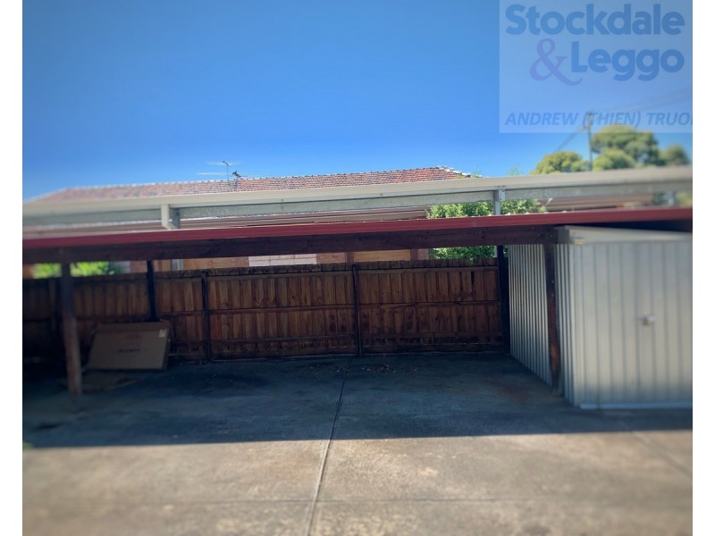 2/218 BIGGS Street, St Albans VIC 3021