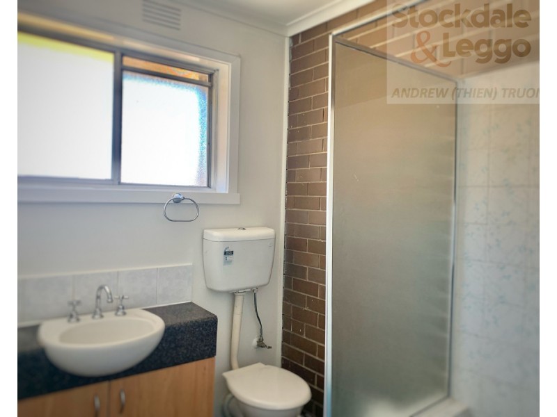 2/218 BIGGS Street, St Albans VIC 3021