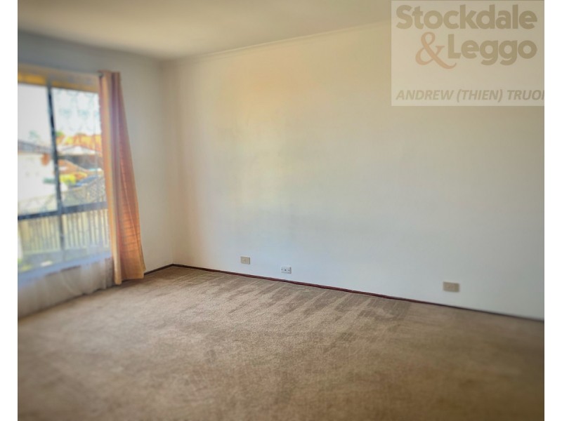 2 DRAGON Way, Kings Park VIC 3021