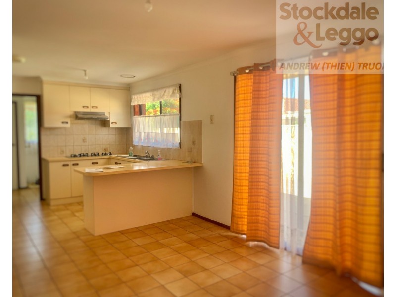 2 DRAGON Way, Kings Park VIC 3021