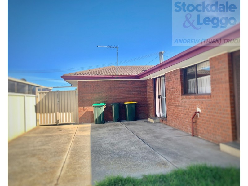 2 DRAGON Way, Kings Park VIC 3021