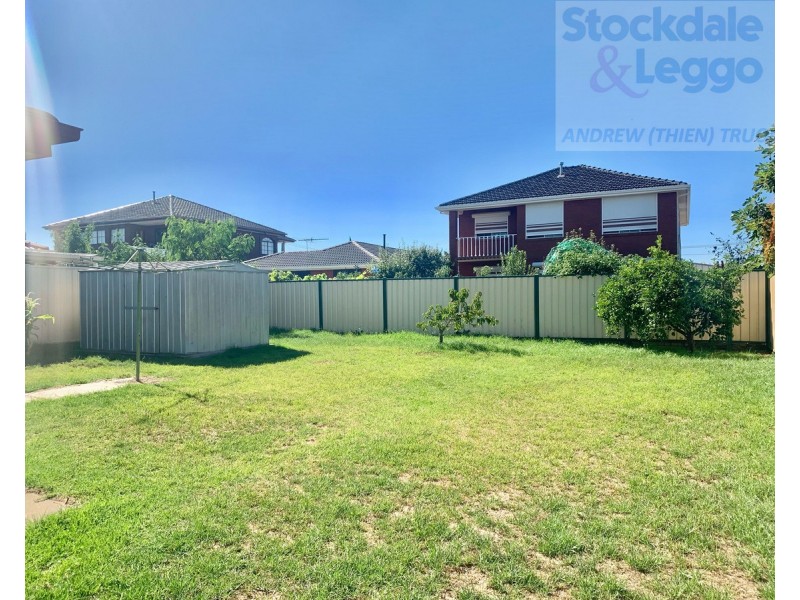 2 DRAGON Way, Kings Park VIC 3021