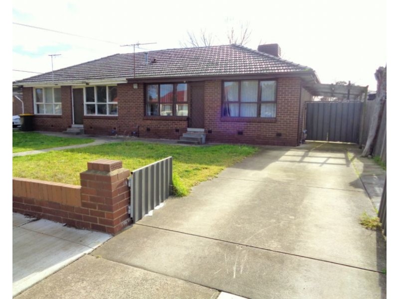 1/2 Lee Street, St Albans VIC 3021