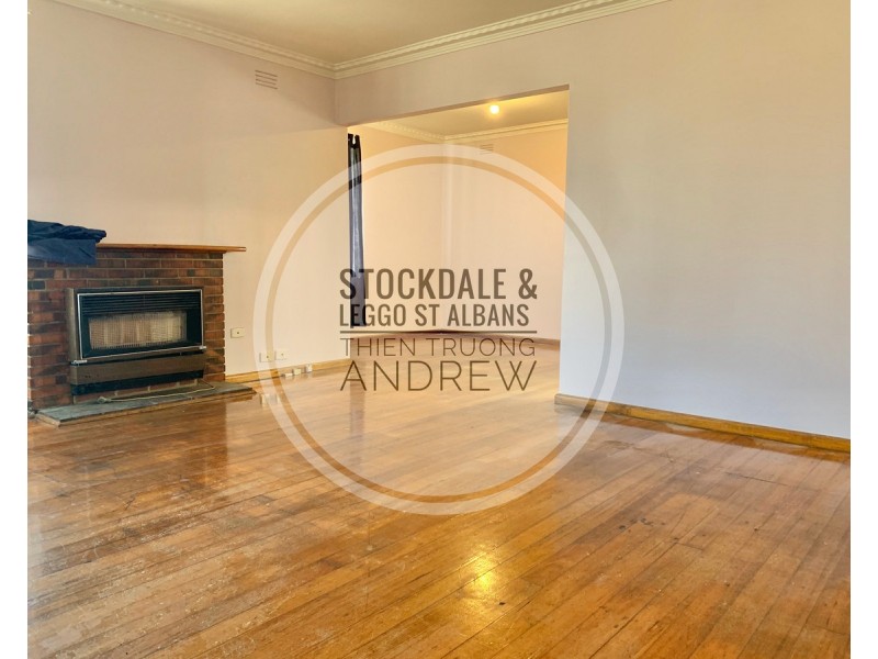 25 STRADBROKE Drive, St Albans VIC 3021