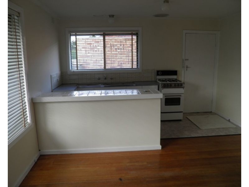 1/13 ADELAIDE Street, St Albans VIC 3021