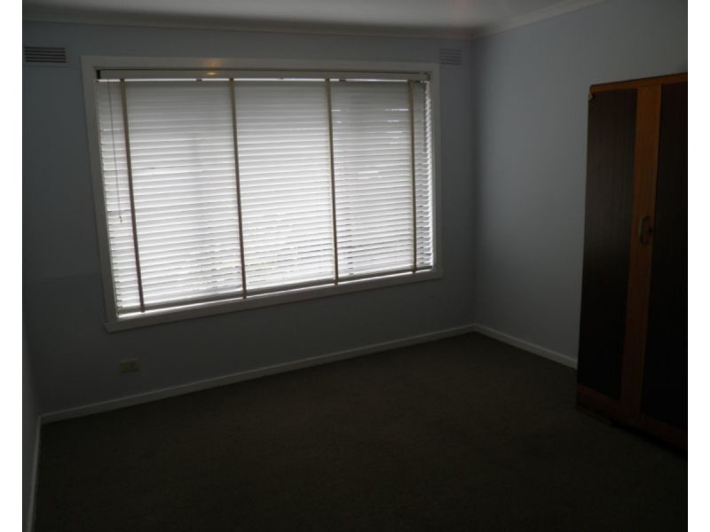 1/13 ADELAIDE Street, St Albans VIC 3021