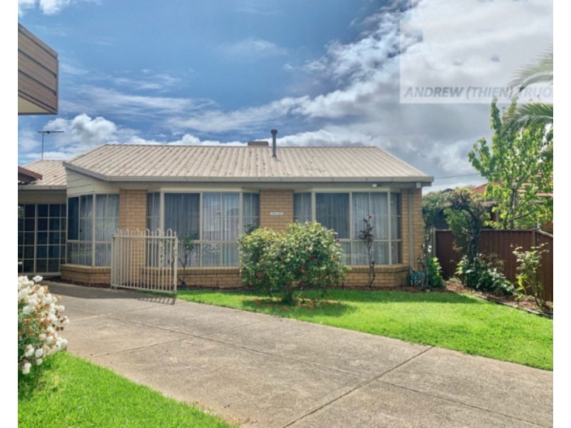 2/26 Graceburn Grove, St Albans VIC 3021
