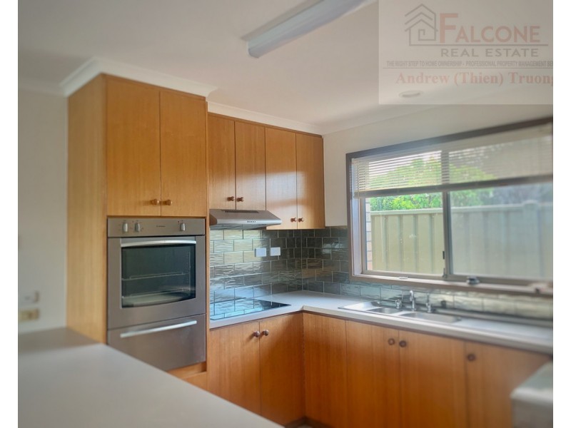 2/26 Graceburn Grove, St Albans VIC 3021