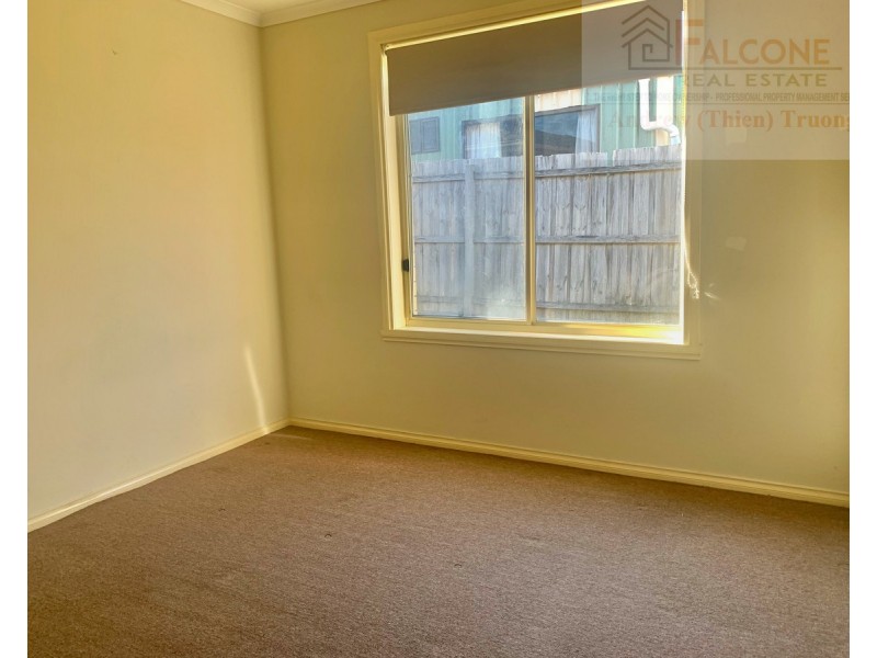 2/10 Glyndon Avenue, St Albans VIC 3021