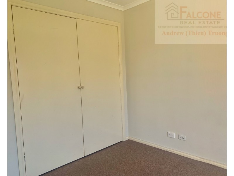 2/10 Glyndon Avenue, St Albans VIC 3021