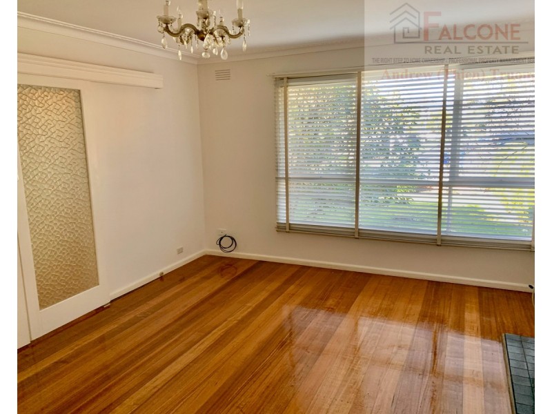 24 Graceburn Grove, St Albans VIC 3021
