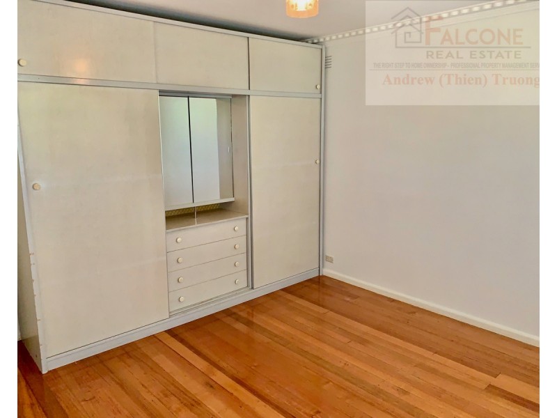 24 Graceburn Grove, St Albans VIC 3021