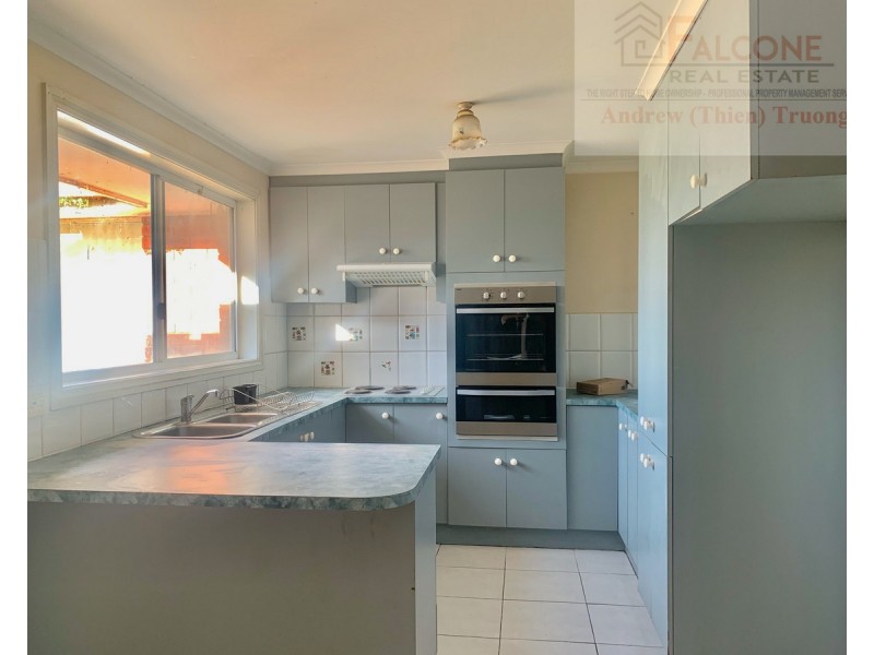 8 Maculata Close, St Albans VIC 3021