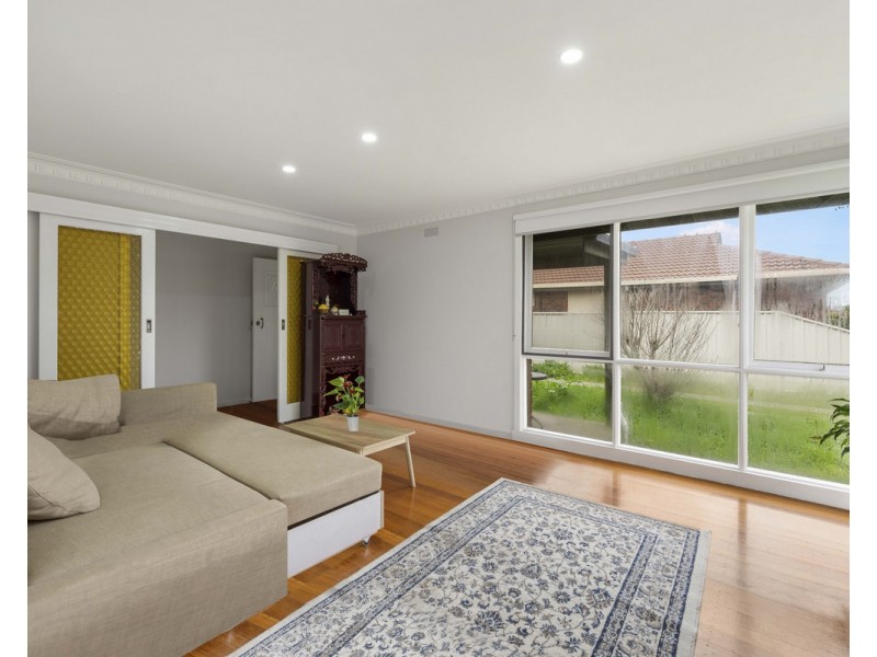 20 Clover Avenue, St Albans VIC 3021