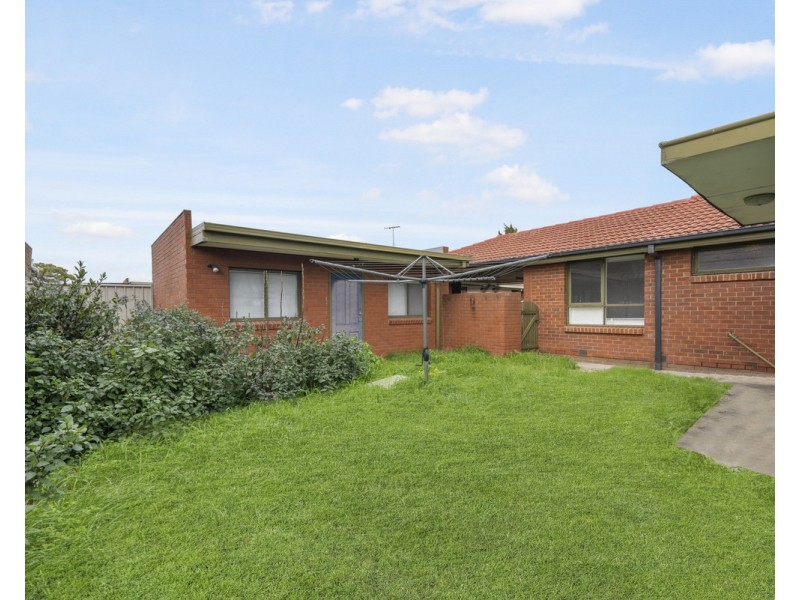 20 Clover Avenue, St Albans VIC 3021