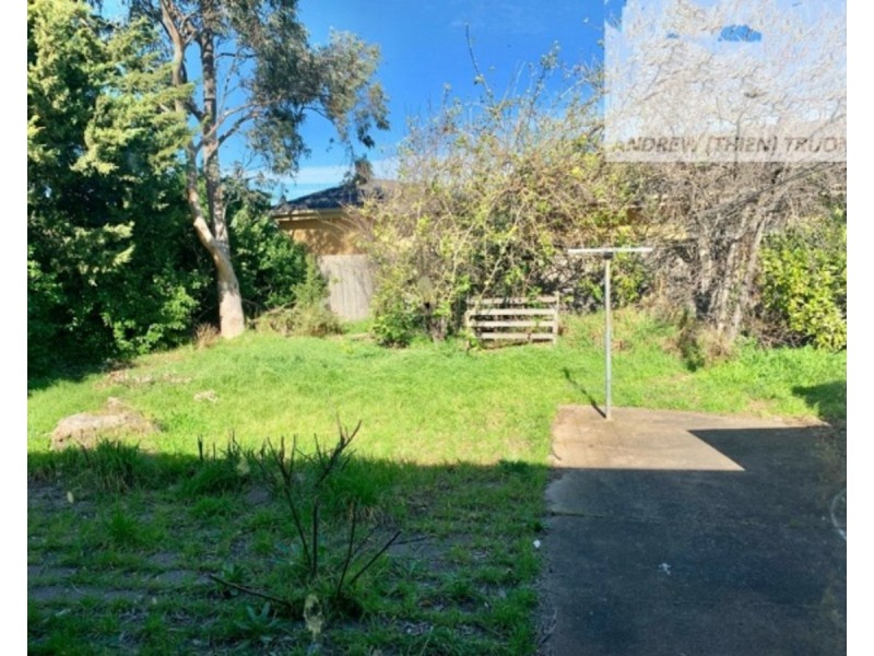 27 Pottenger Way, St Albans VIC 3021