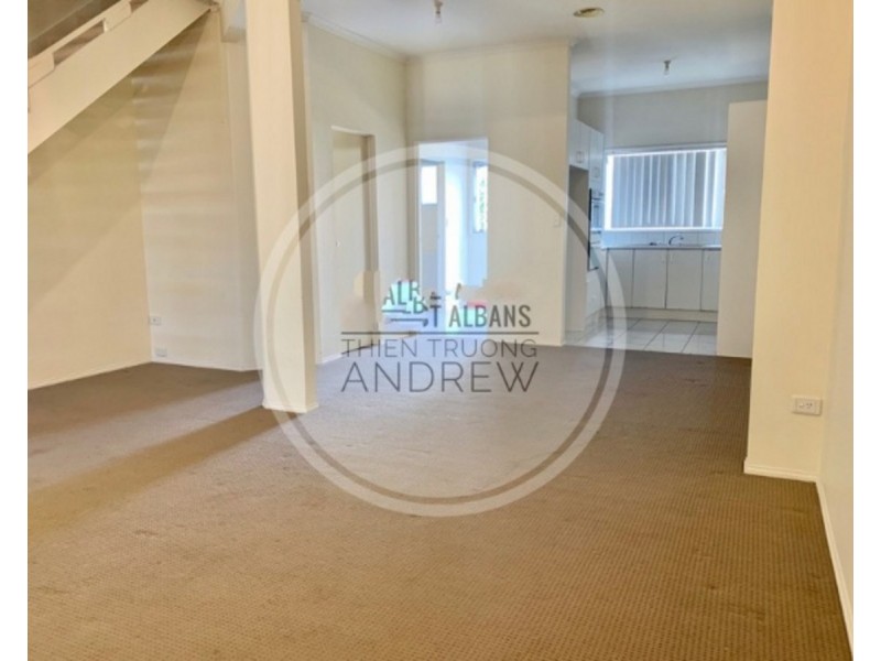 1/4 Camphora Place, St Albans VIC 3021