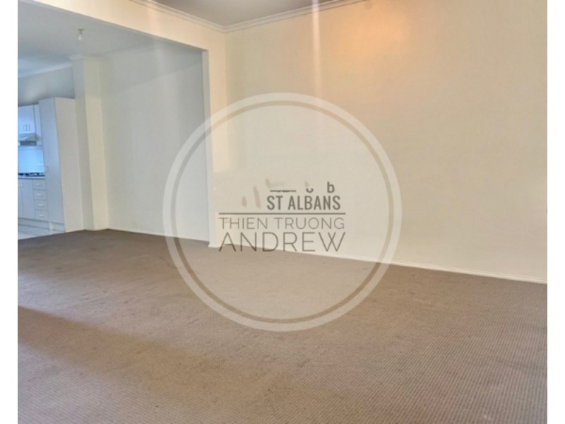 1/4 Camphora Place, St Albans VIC 3021