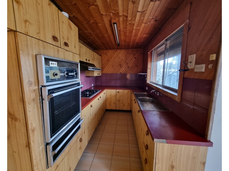 45 Oakwood Road, Albanvale VIC 3021