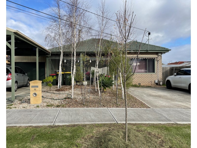 19 Thomas Street, St Albans VIC 3021