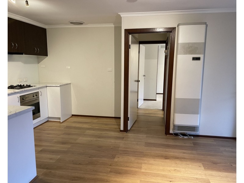 4/8-10 Clacton Street, St Albans VIC 3021