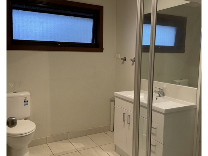 4/8-10 Clacton Street, St Albans VIC 3021