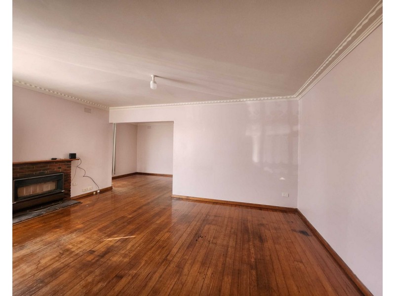25 Stradbroke Drive, St Albans VIC 3021