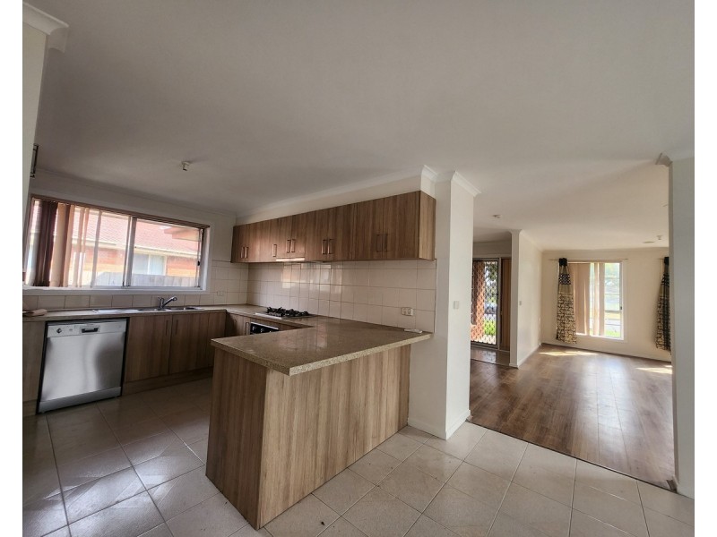 66B East Esplanade, St Albans VIC 3021