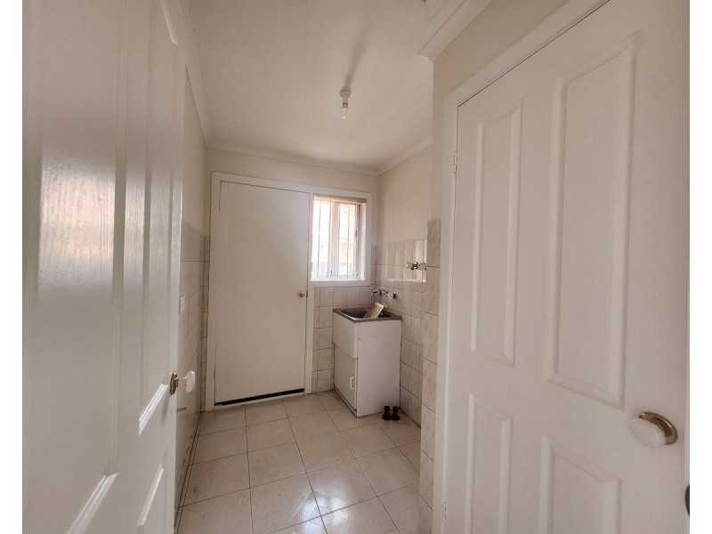 66B East Esplanade, St Albans VIC 3021