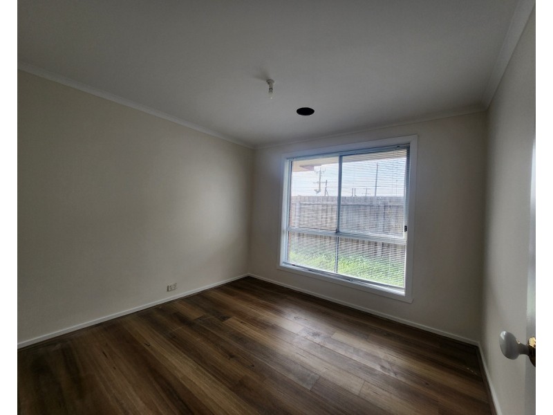 66B East Esplanade, St Albans VIC 3021