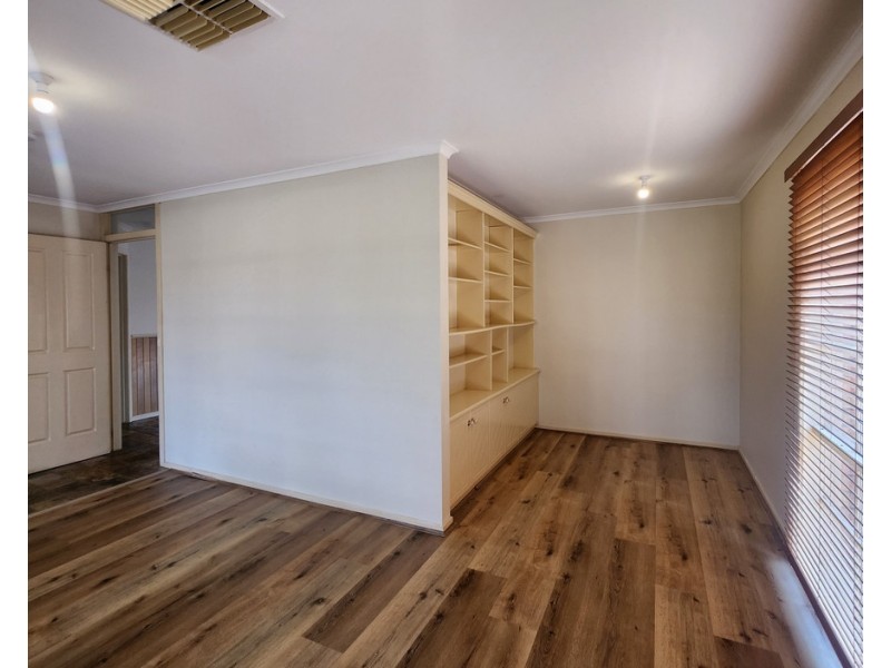 73 Carbine Way, Keilor Downs VIC 3038