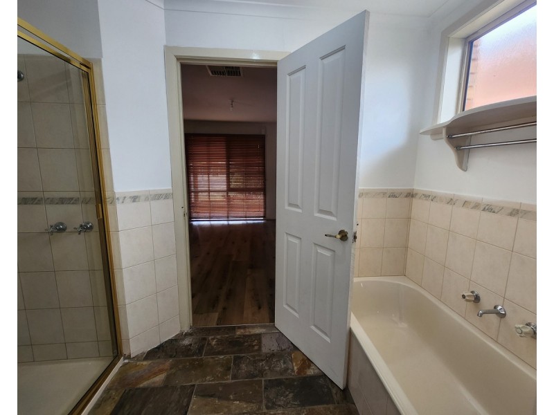 73 Carbine Way, Keilor Downs VIC 3038