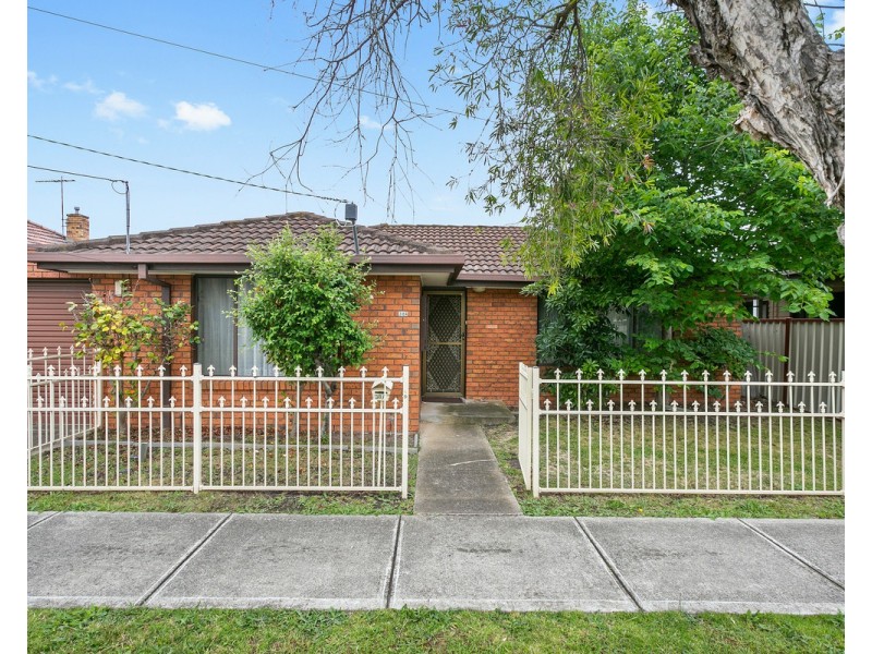 38A Henry Street, St Albans VIC 3021