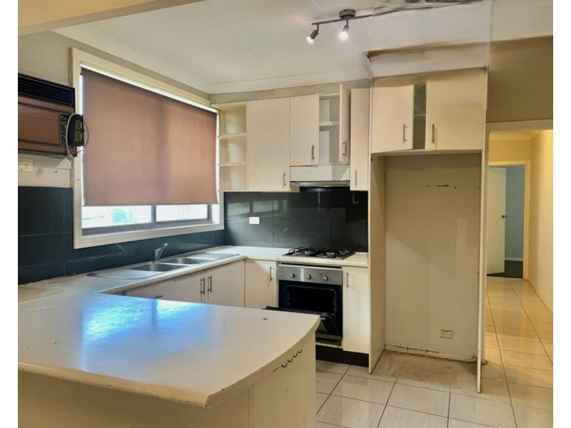 16A George Street, St Albans VIC 3021