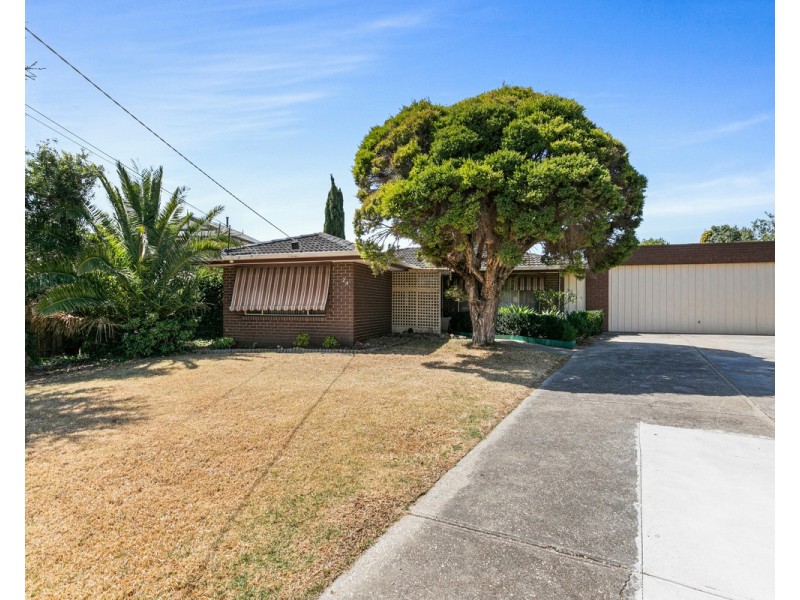 24 Kerrison Avenue, St Albans VIC 3021