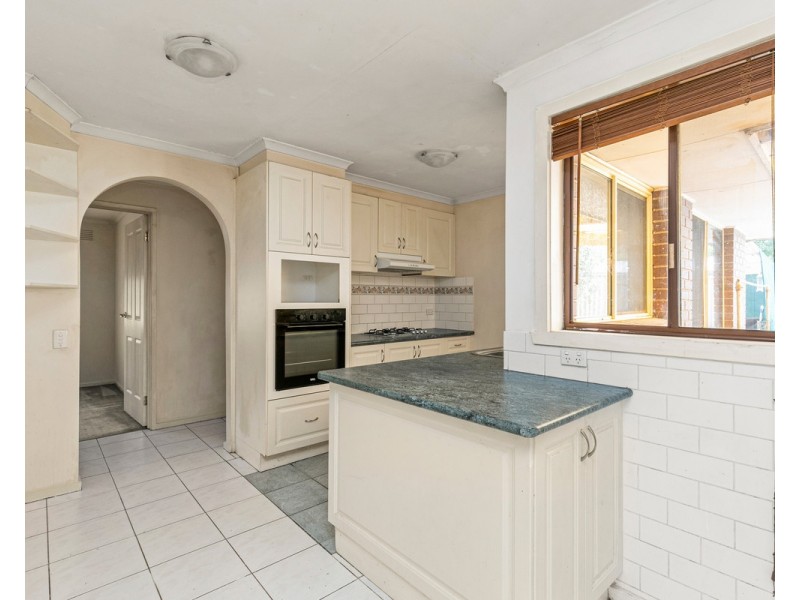 24 Kerrison Avenue, St Albans VIC 3021