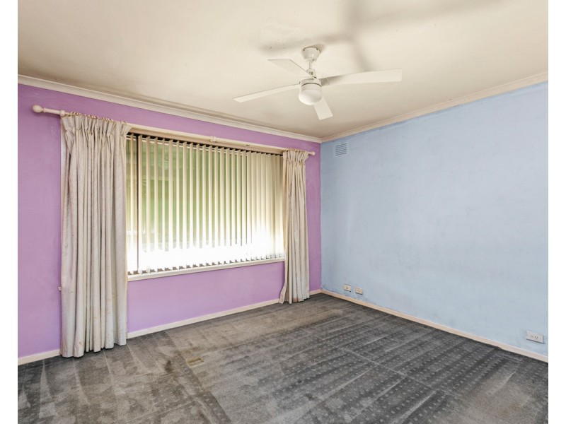 24 Kerrison Avenue, St Albans VIC 3021